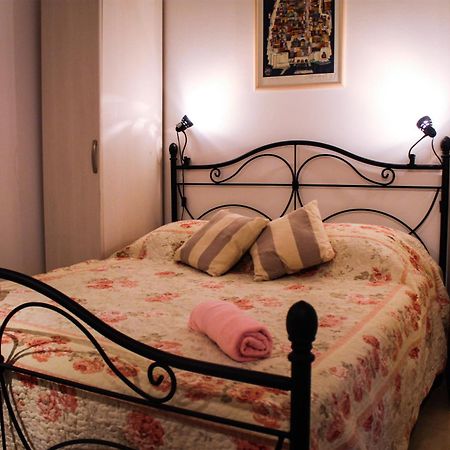 Guesthouse Kamarin Помена Екстер'єр фото