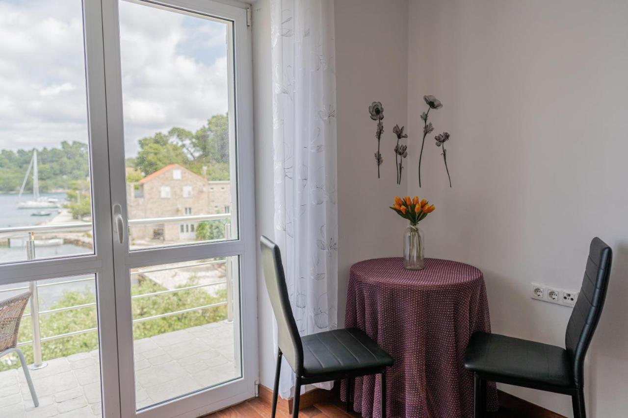 Guesthouse Kamarin Помена Екстер'єр фото