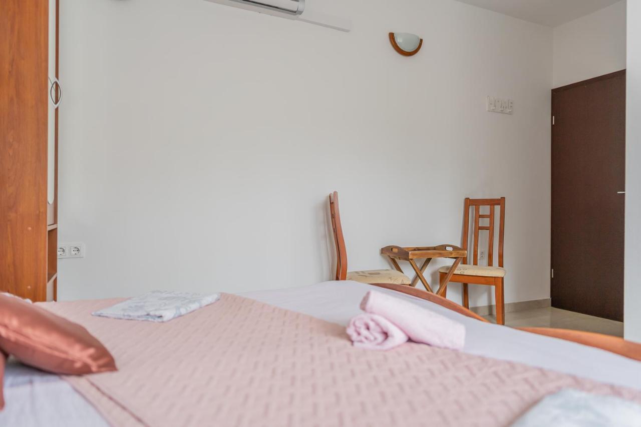 Guesthouse Kamarin Помена Екстер'єр фото