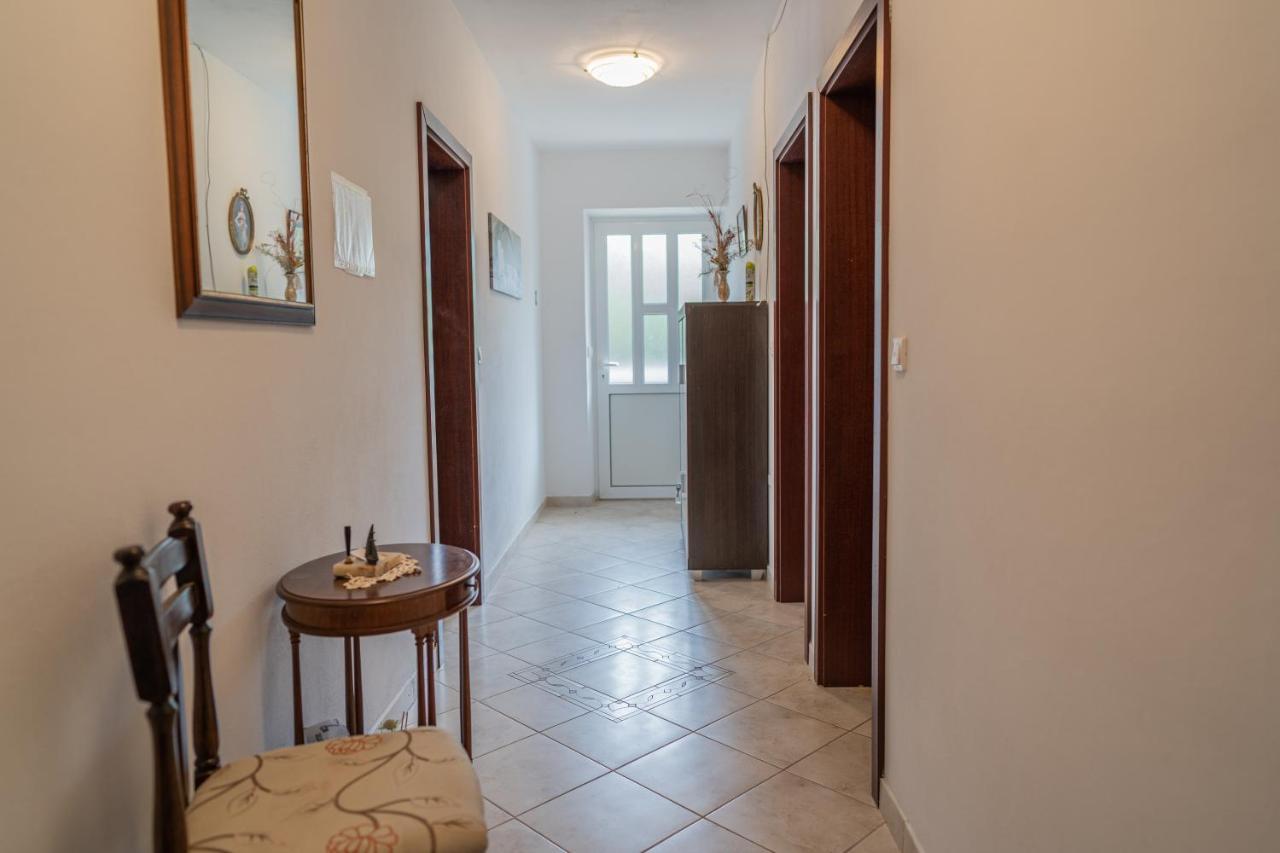 Guesthouse Kamarin Помена Екстер'єр фото