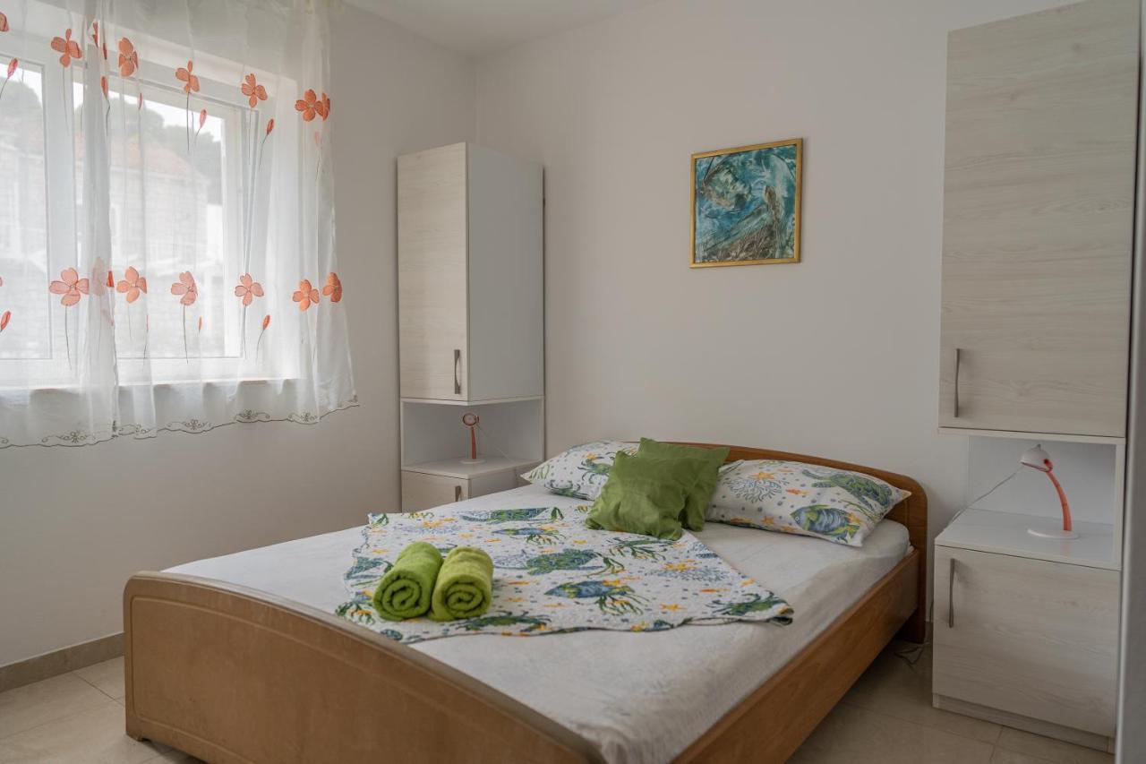 Guesthouse Kamarin Помена Екстер'єр фото